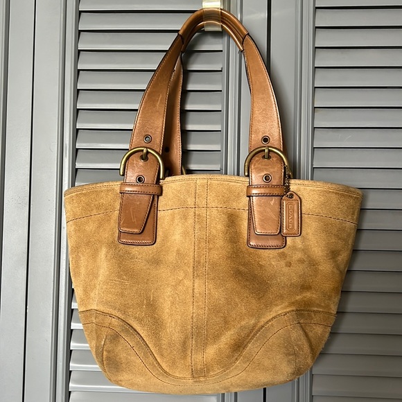 Coach Handbags - Coach : Tan Leather Shoulder Bag